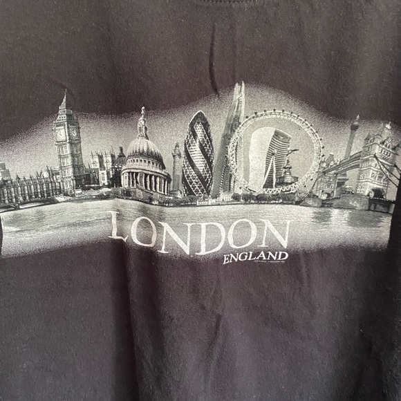 Black Unisex London England City Skyline T-shirt Size Large - Picture 3 of 3